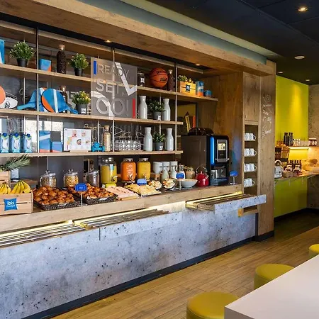 Ibis Budget Aeropuerto Barcelona Hotel *