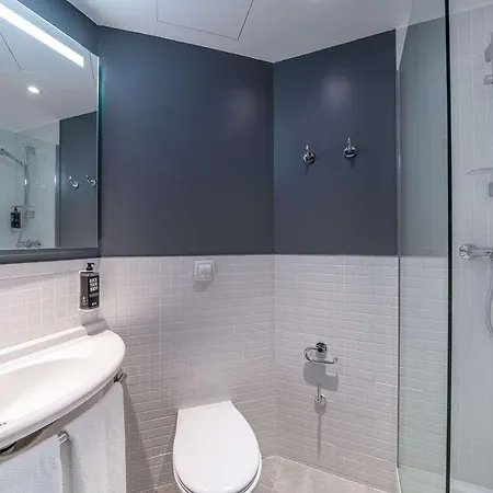 Ibis Budget Aeropuerto Barcelona Hotel *